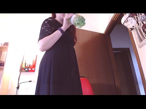 ❤️ スケベで甘美なパンティが大好きな従順な奴隷が、この動画を見てオナニーを強要される! at us ❌️❤