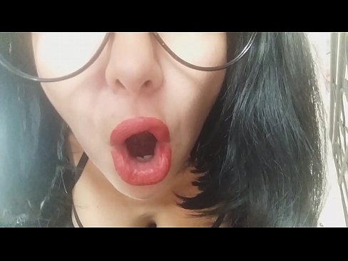 ❤️ ハニー、義理の母が今日は学校に行かせてくれないの...。って、そんなことあるわけないだろ...。 at us ❌️❤